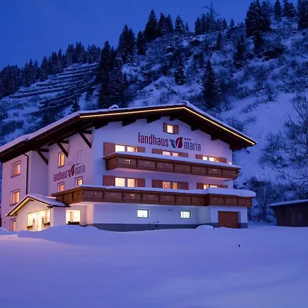 Maria ベッド・アンド・ブレックファスト 3*